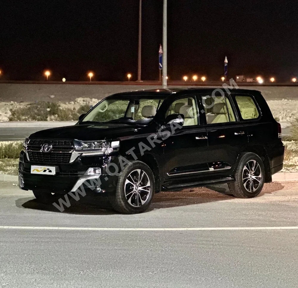 تويوتا لاند كروزر جي اكس ار - غراند تورينغ 2021 اوتوماتيك 131,000 كم 8 سلندر دفع رباعي اس يو في أسود
