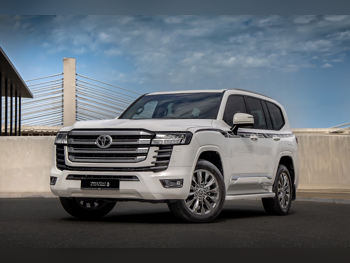 Toyota  Land Cruiser  GXR Twin Turbo  2023  Automatic  35,700 Km  6 Cylinder  Four Wheel Drive (4WD)  SUV  White  With Warranty