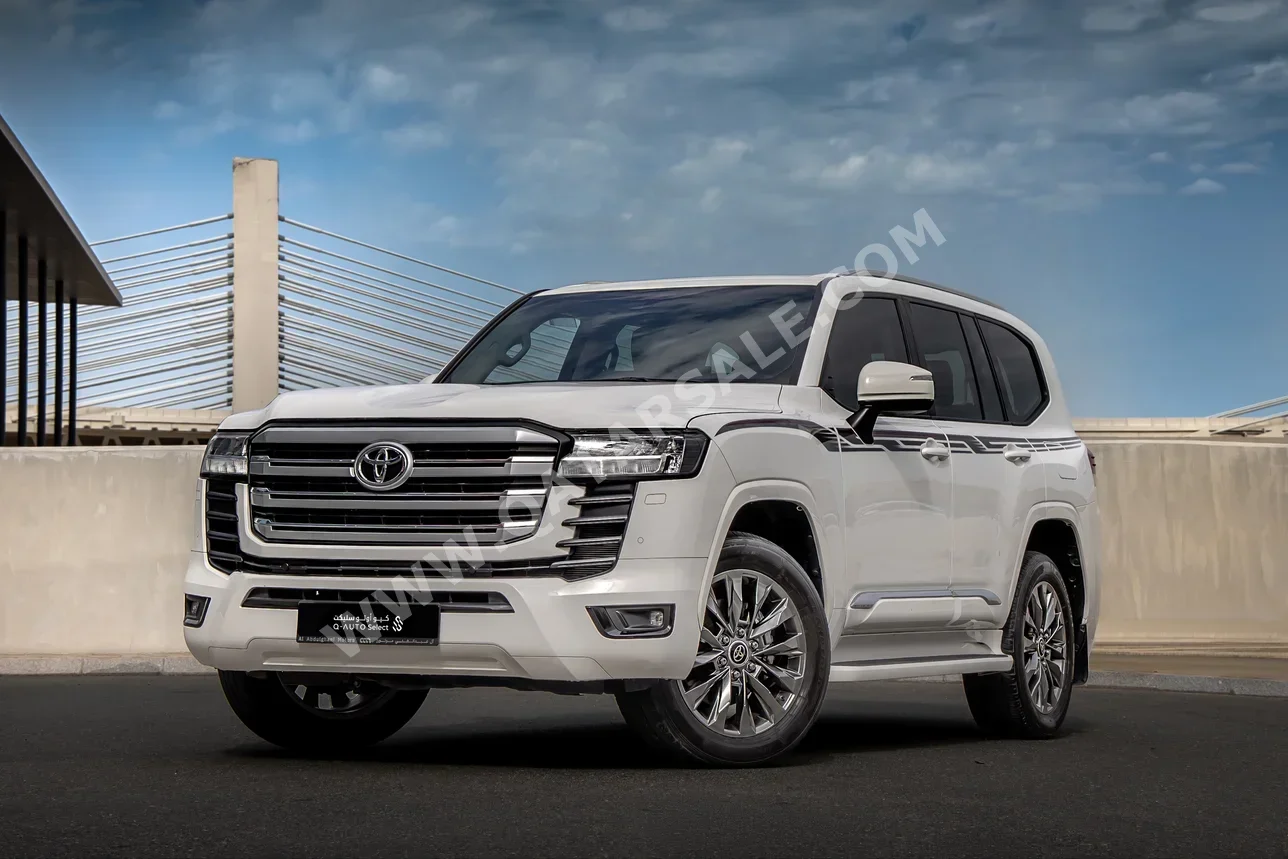 تويوتا  لاند كروزر  جي اكس ار توين توربو  2023  اوتوماتيك  35,700 كم  6 سلندر  دفع رباعي  اس يو في  أبيض  تحت الضمان