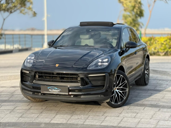 Porsche  Macan  2023  Automatic  89,000 Km  6 Cylinder  Four Wheel Drive (4WD)  SUV  Black  With Warranty
