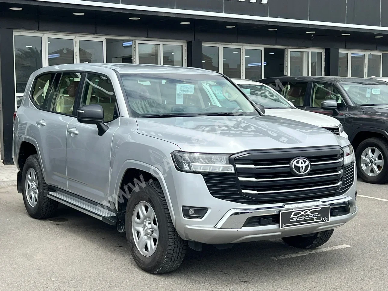 تويوتا  لاند كروزر  جي اكس  2025  اوتوماتيك  14,000 كم  6 سلندر  دفع رباعي  اس يو في  فضي  تحت الضمان