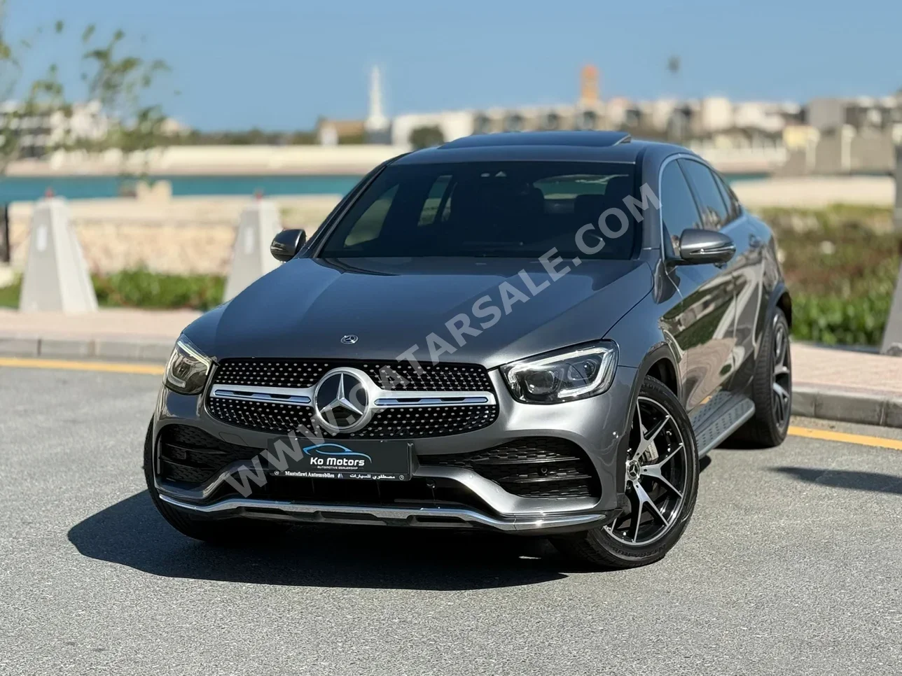 مرسيدس - بنز  جي ال سي  300 ايه ام جي  2020  اوتوماتيك  106,000 كم  4 سلندر  دفع رباعي  اس يو في  رمادي