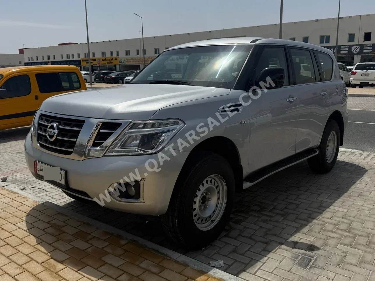 Nissan Patrol XE 2014 Manual 315,000 Km 6 Cylinder Four Wheel Drive (4WD) SUV Silver