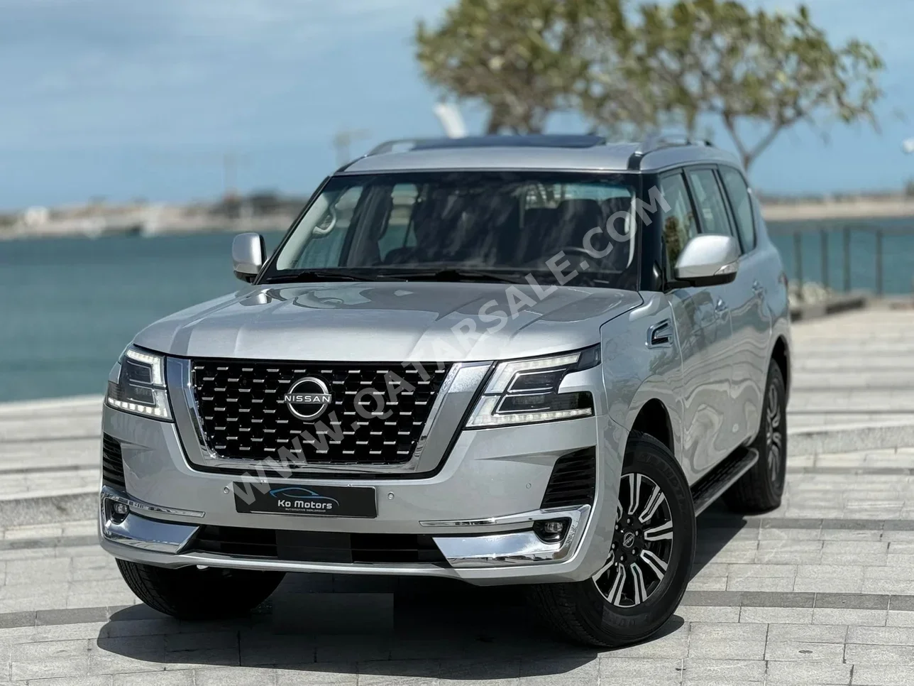 نيسان باترول اس اي 2023 اوتوماتيك 20,000 كم 8 سلندر دفع رباعي اس يو في فضي تحت الضمان