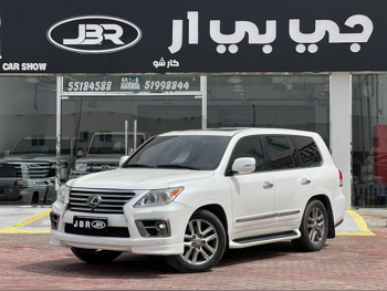 Lexus  LX  570 S  2014  Automatic  255,000 Km  8 Cylinder  Four Wheel Drive (4WD)  SUV  White