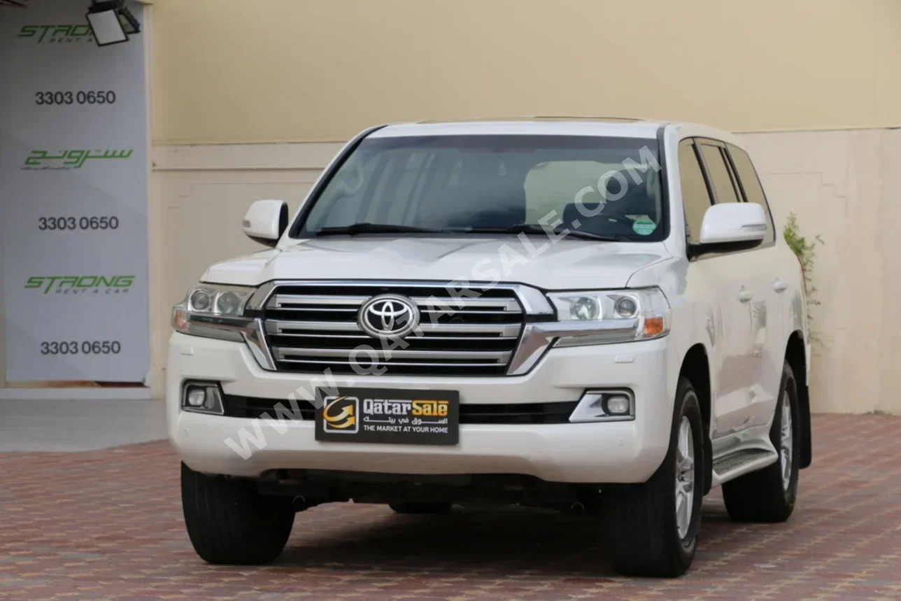 تويوتا  لاند كروزر  جي اكس ار  2016  اوتوماتيك  323,000 كم  6 سلندر  دفع رباعي  اس يو في  أبيض
