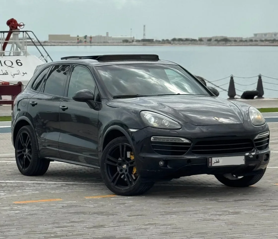 Porsche  Cayenne  S  2012  Automatic  170,000 Km  8 Cylinder  Four Wheel Drive (4WD)  SUV  Black