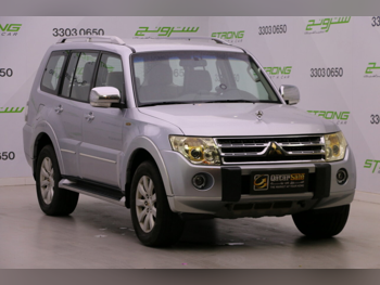 ميتسوبيشي  باجيرو  2011  اوتوماتيك  100,000 كم  6 سلندر  دفع رباعي  اس يو في  فضي