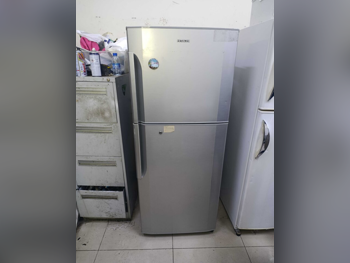 هيتاشي ثلاجة بفريزر علوي