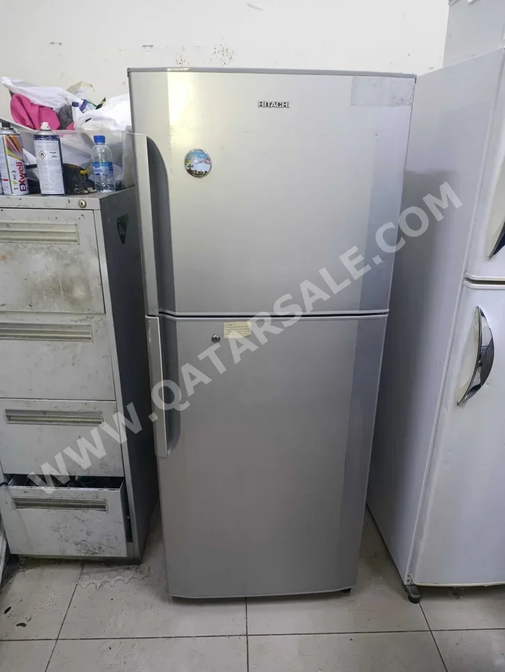 هيتاشي  ثلاجة بفريزر علوي