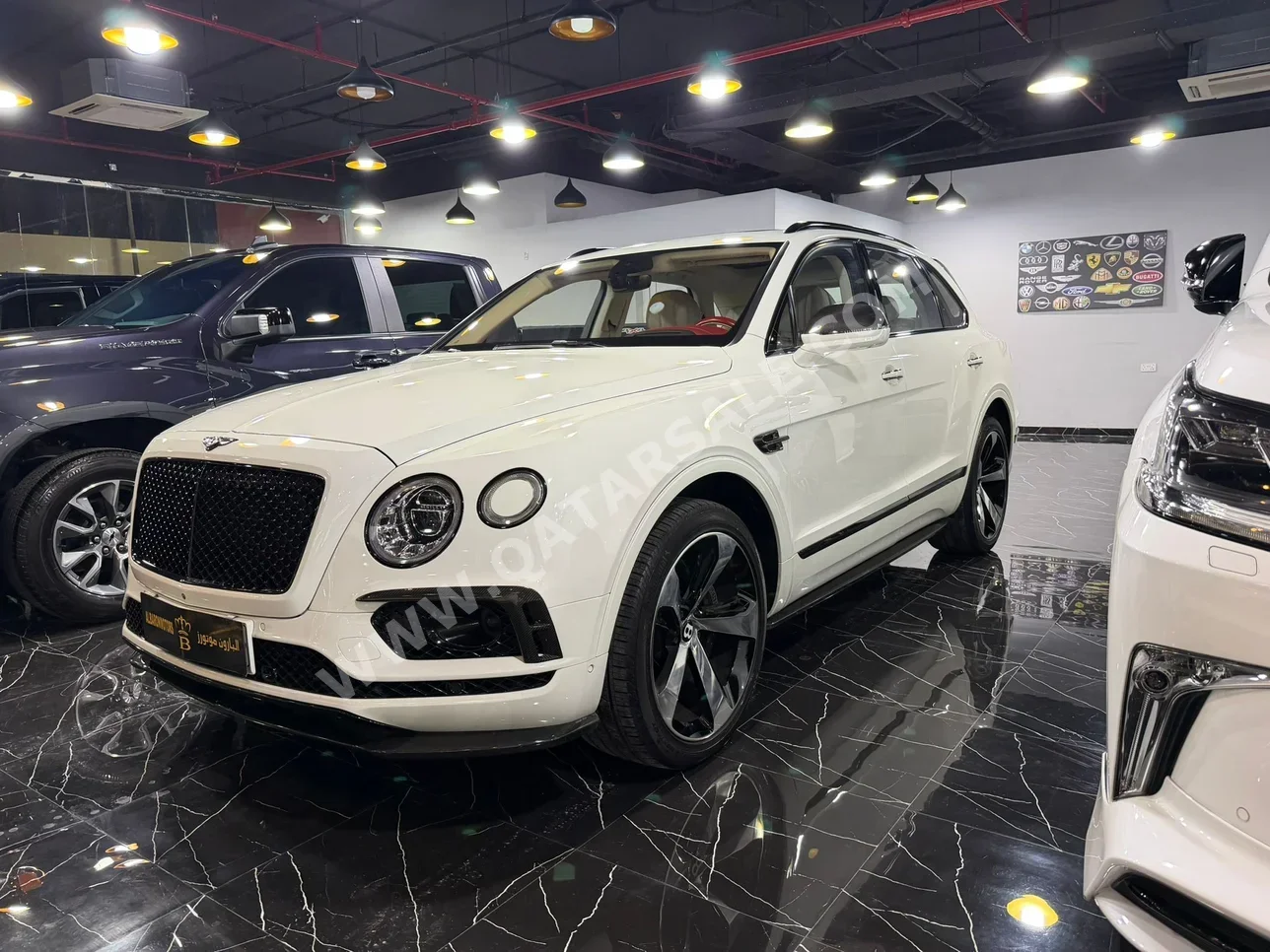 بنتلي بينتايجا 2018 اوتوماتيك 131,000 كم 12 سلندر دفع رباعي اس يو في أبيض