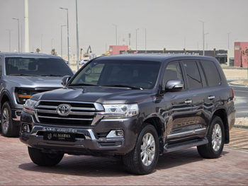 Toyota  Land Cruiser  GXR  2020  Automatic  179,000 Km  8 Cylinder  Four Wheel Drive (4WD)  SUV  Gray