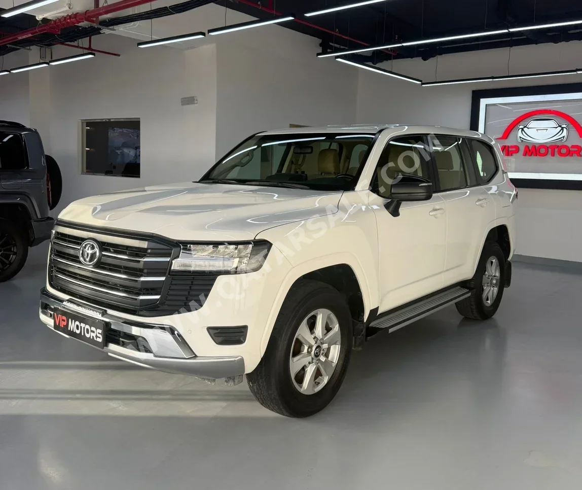 Toyota  Land Cruiser  GX  2022  Automatic  58,000 Km  6 Cylinder  Four Wheel Drive (4WD)  SUV  White