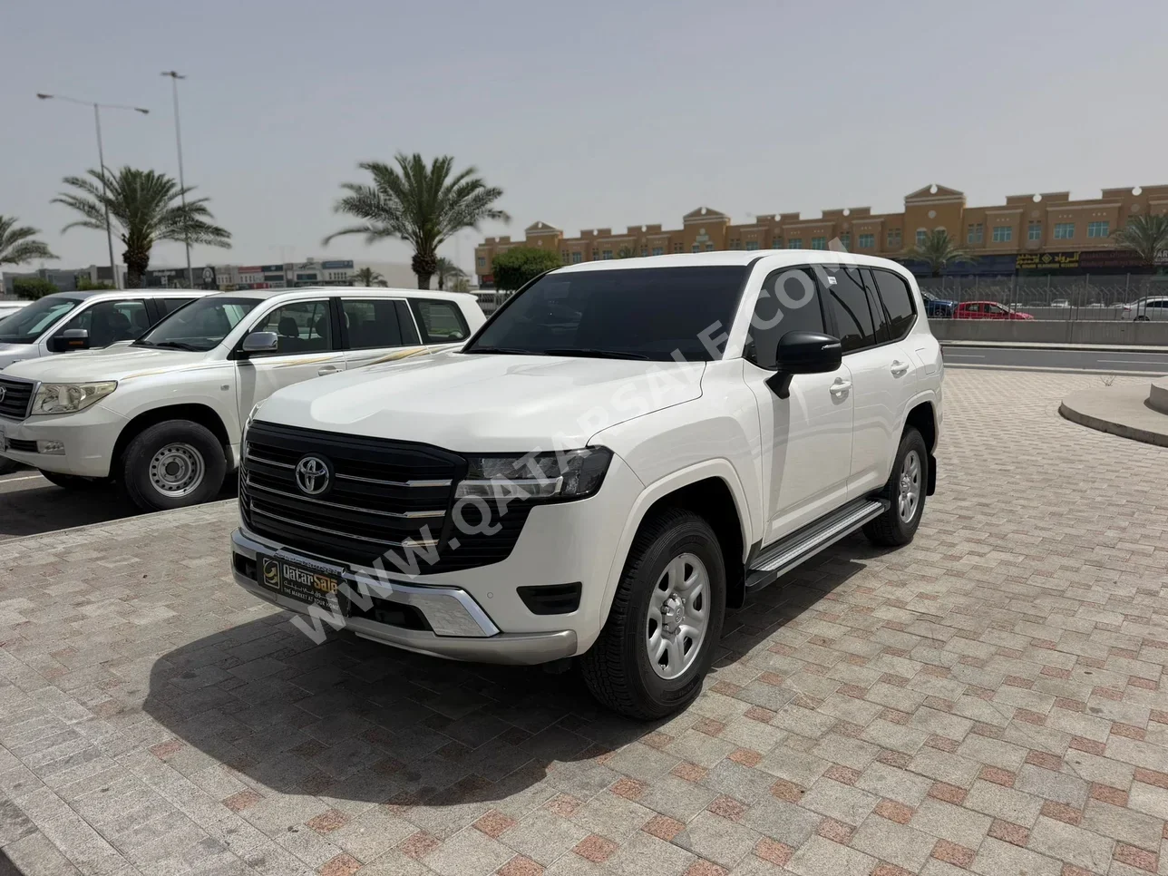 تويوتا  لاند كروزر  جي اكس  2024  اوتوماتيك  27,000 كم  6 سلندر  دفع رباعي  اس يو في  أبيض  تحت الضمان