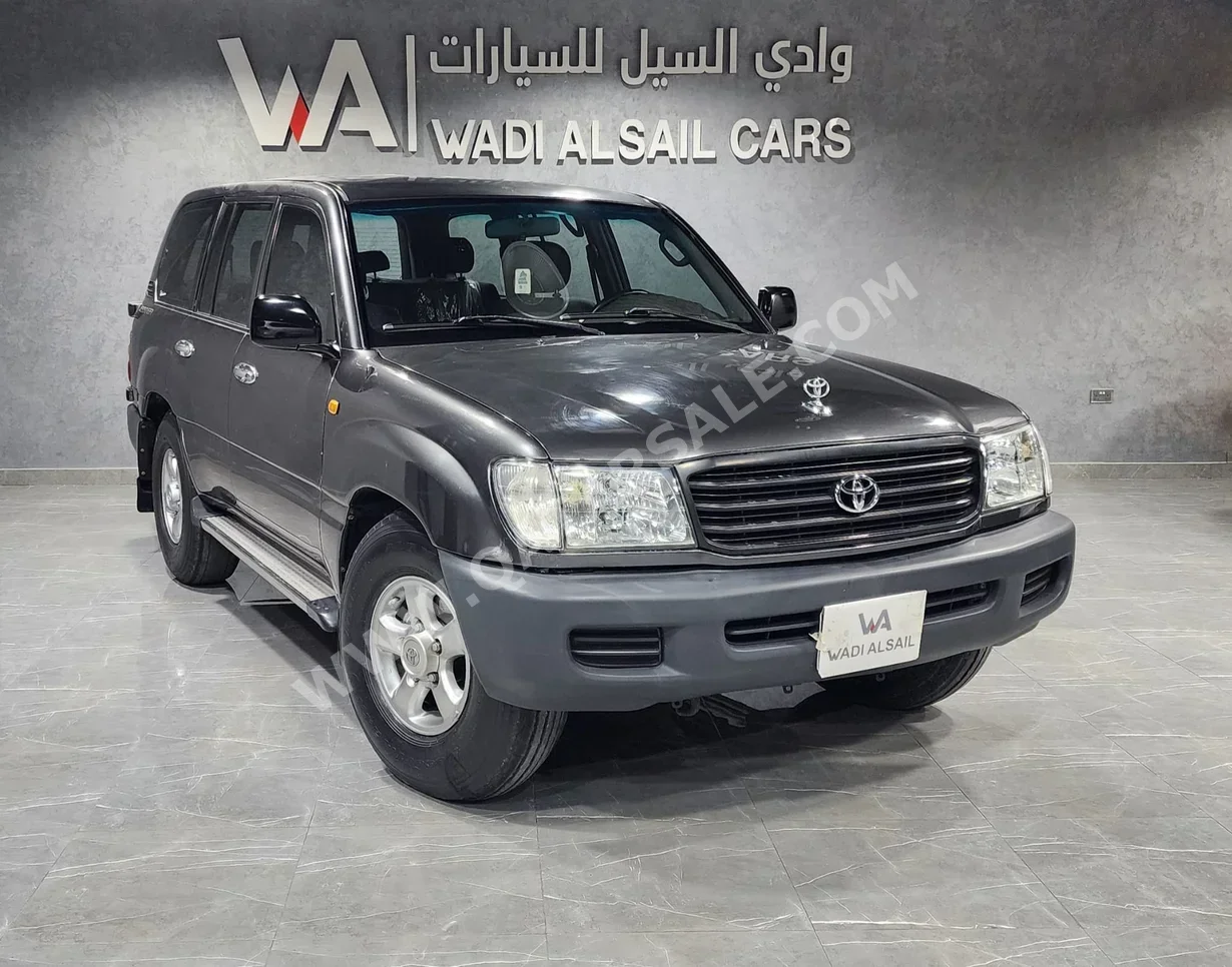 Toyota  Land Cruiser  G  2000  Manual  188,000 Km  6 Cylinder  Four Wheel Drive (4WD)  SUV  Gray