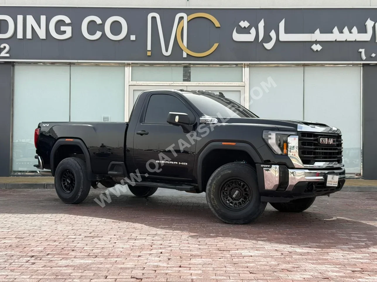 جي ام سي  سييرا  2500 HD  2025  اوتوماتيك  21,000 كم  8 سلندر  دفع رباعي  بيكب  أسود  تحت الضمان
