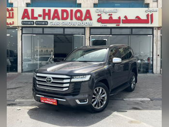 تويوتا  لاند كروزر  في اكس ار توين توربو  2022  اوتوماتيك  169,000 كم  6 سلندر  دفع رباعي  اس يو في  رمادي