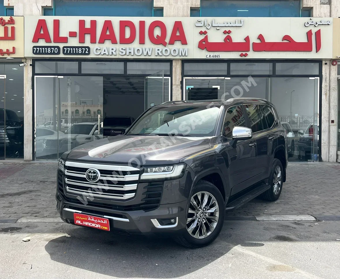 تويوتا لاند كروزر في اكس ار توين توربو 2022 اوتوماتيك 169,000 كم 6 سلندر دفع رباعي اس يو في رمادي