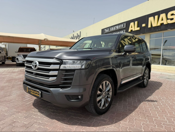 تويوتا  لاند كروزر  جي اكس ار توين توربو  2022  اوتوماتيك  105,000 كم  6 سلندر  دفع رباعي  اس يو في  رمادي