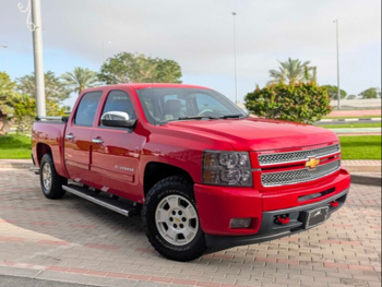 Chevrolet  Silverado  LTZ - Z71  2013  Automatic  69,000 Km  8 Cylinder  Four Wheel Drive (4WD)  Pick Up  Red