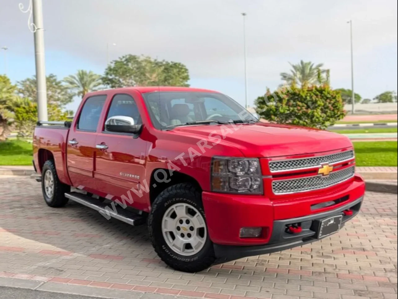 Chevrolet  Silverado  LTZ - Z71  2013  Automatic  69,000 Km  8 Cylinder  Four Wheel Drive (4WD)  Pick Up  Red