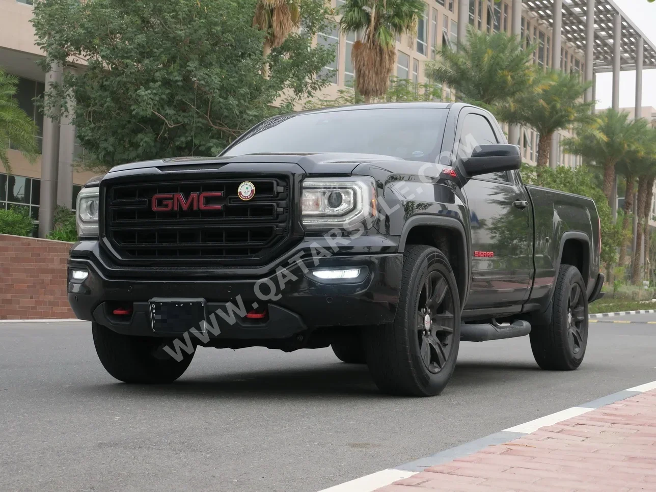 جي ام سي سييرا 1500 2018 اوتوماتيك 169,000 كم 8 سلندر دفع رباعي بيكب أسود