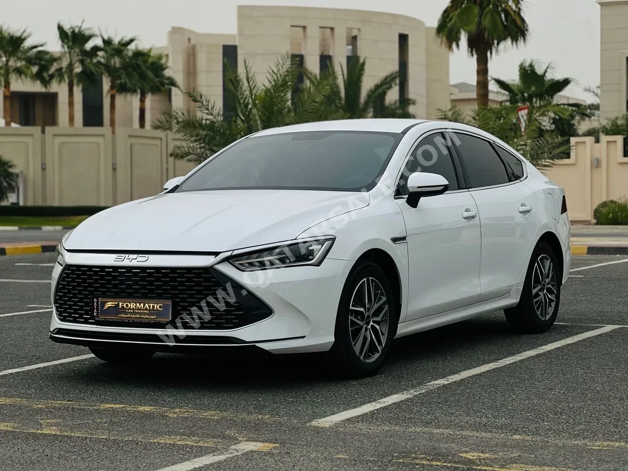 BYD  Qin Plus  DM-i  2025  Automatic  9,000 Km  4 Cylinder  Front Wheel Drive (FWD)  Sedan  White  With Warranty