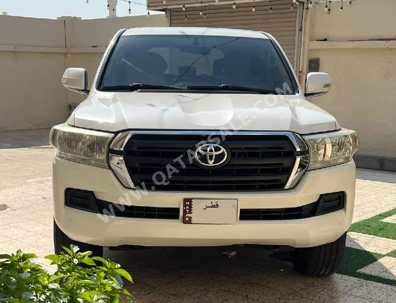 تويوتا  لاند كروزر  جي اكس  2016  اوتوماتيك  203,000 كم  6 سلندر  دفع رباعي  اس يو في  أبيض لؤلؤي