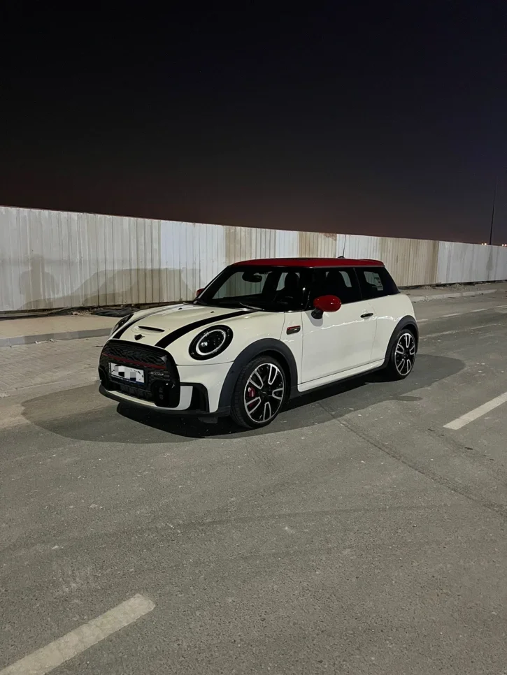 ميني كوبر جي سي دبليو 2023 اوتوماتيك 2,000 كم 4 سلندر سحب امامي هاتشباك أبيض