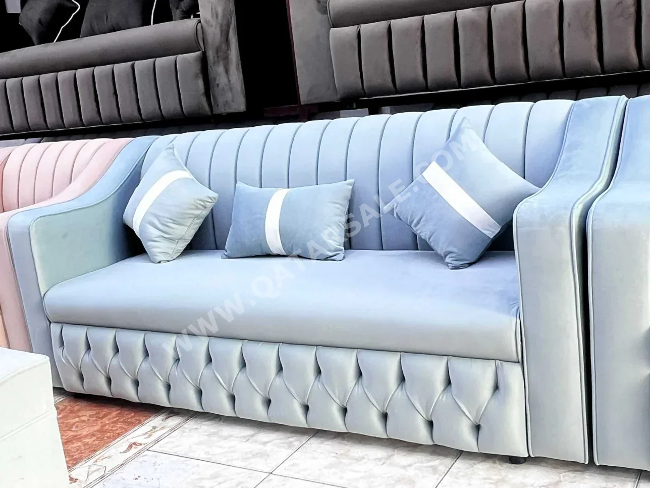 الأرائك والكنب والكراسي لايف ستايل  طقم كنب  - قماش  - اللون الرمادي