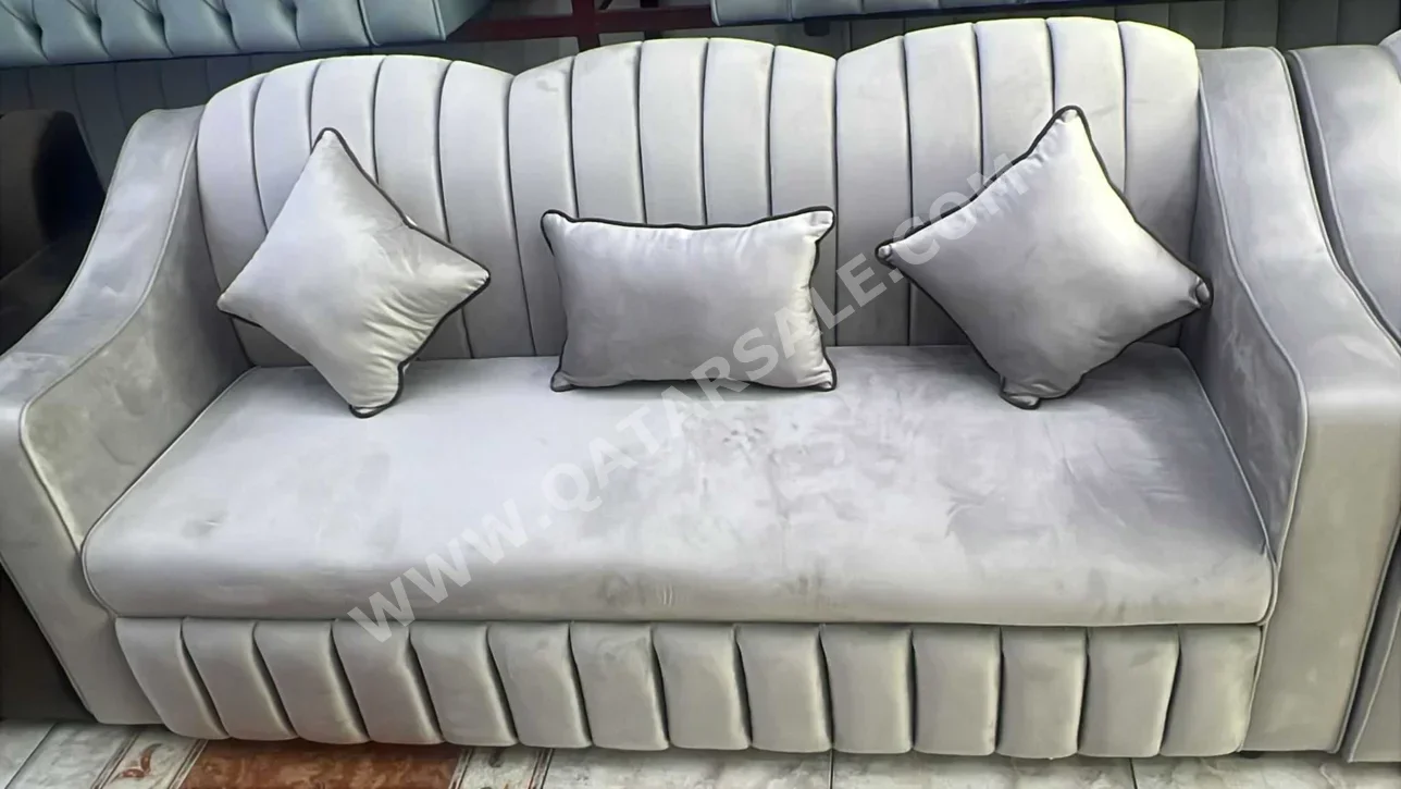 الأرائك والكنب والكراسي لايف ستايل  طقم كنب  - قماش  - اللون الرمادي