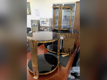 الطاولات والخزائن الجانبية منضدة القهوة - لايف ستايل - زجاج - متعدد الألوان