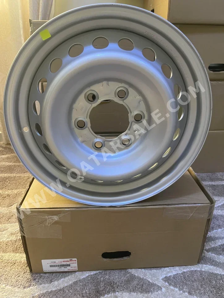 العجلات والجنوط (الرنقات) صنع في المكسيك \  4 مواسم  17"