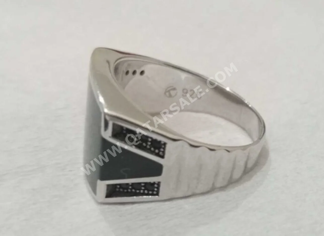 الفضة حسب القطعة ( ديزاينرز) \ خاتم بسيط ضمان الصيانة باقة أنيقة خاصة