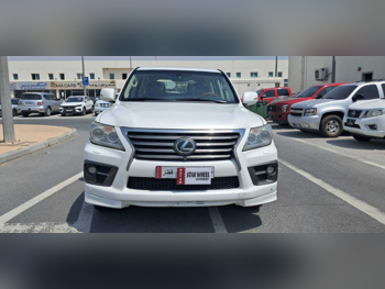 Lexus  LX  570 S  2015  Automatic  255,000 Km  8 Cylinder  Four Wheel Drive (4WD)  SUV  White