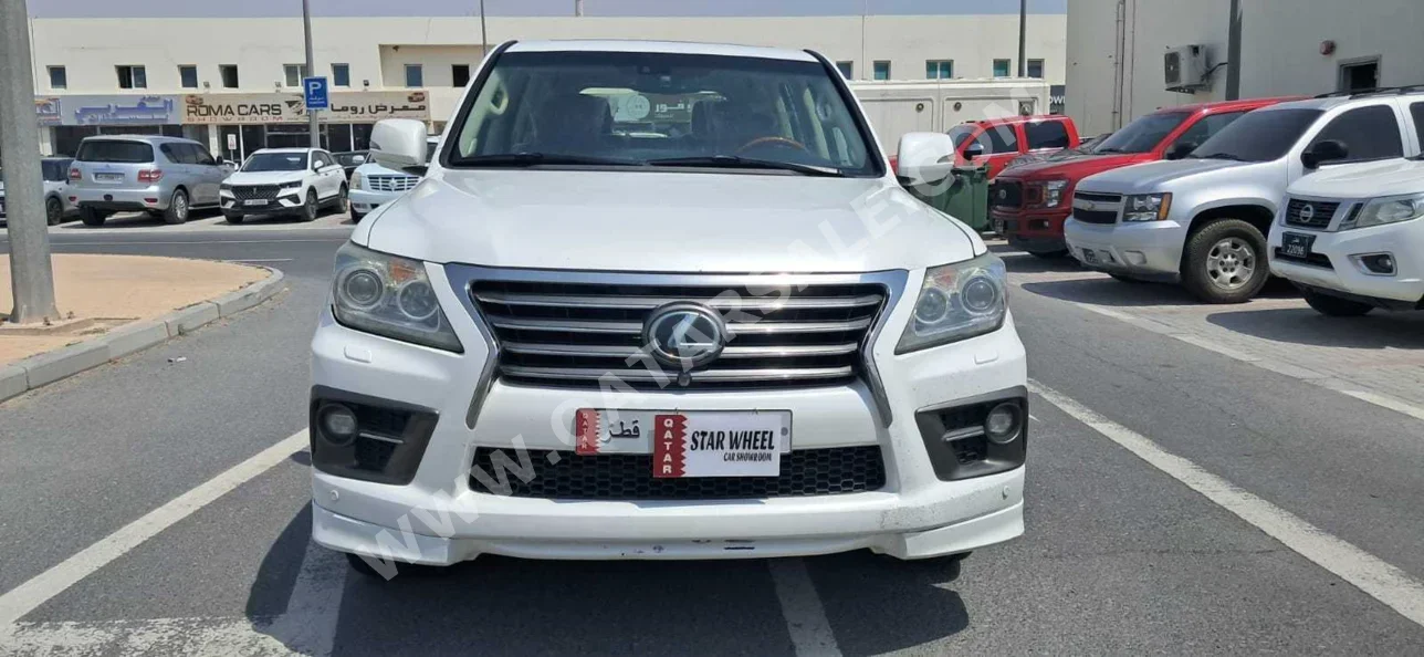 لكزس  ال اكس  570 اس  2015  اوتوماتيك  255,000 كم  8 سلندر  دفع رباعي  اس يو في  أبيض