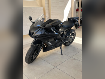 ياماها واي زد اف - ار 7 - 2025 - اللون اسود - الضمان