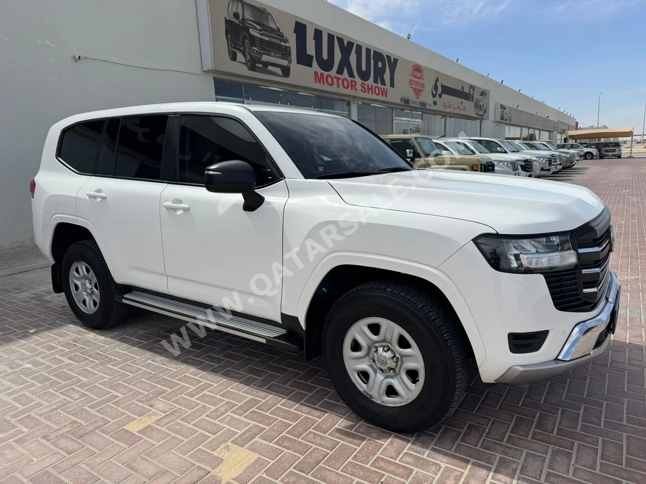 تويوتا  لاند كروزر  جي اكس  2024  اوتوماتيك  77,000 كم  6 سلندر  دفع رباعي  اس يو في  أبيض  تحت الضمان