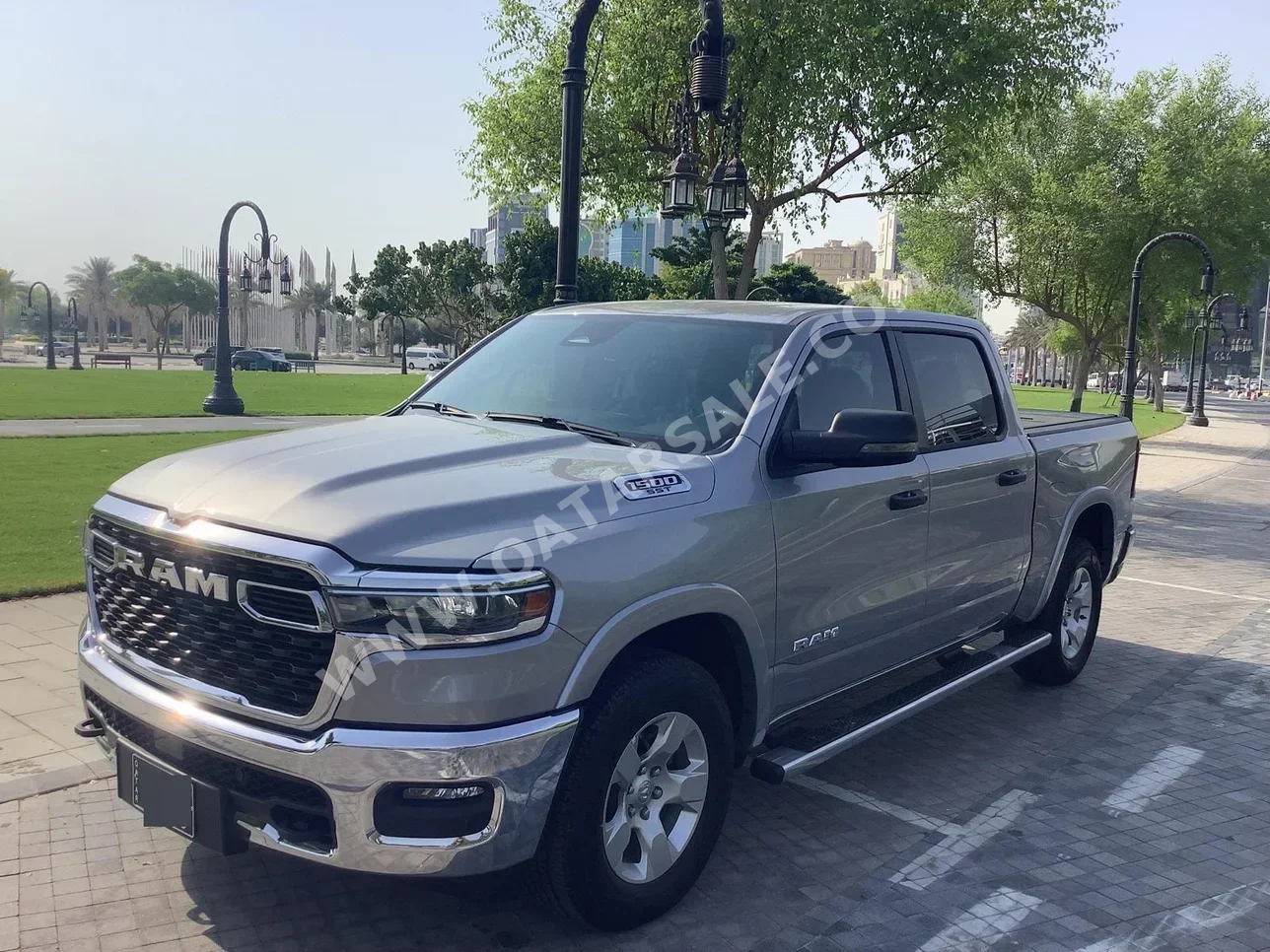Dodge  Ram  Big Horn  2025  Automatic  500 Km  8 Cylinder  Four Wheel Drive (4WD)  Pick Up  Gray  With Warranty