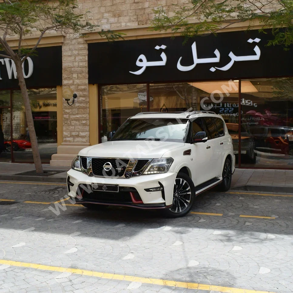 نيسان باترول نسمو 2017 اوتوماتيك 177,950 كم 8 سلندر دفع رباعي اس يو في أبيض