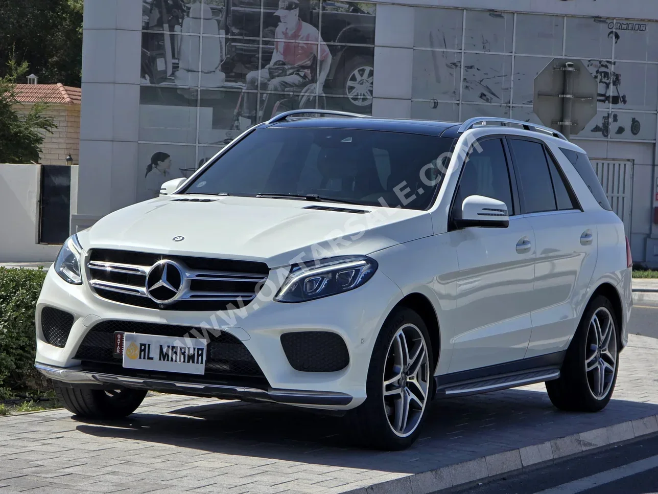 مرسيدس - بنز  جي ال اي  400  2016  اوتوماتيك  49,000 كم  6 سلندر  دفع رباعي  اس يو في  أبيض