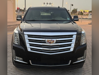 كاديلاك  اسكيليد  بريميم  2019  اوتوماتيك  195,000 كم  8 سلندر  دفع رباعي  اس يو في  أسود