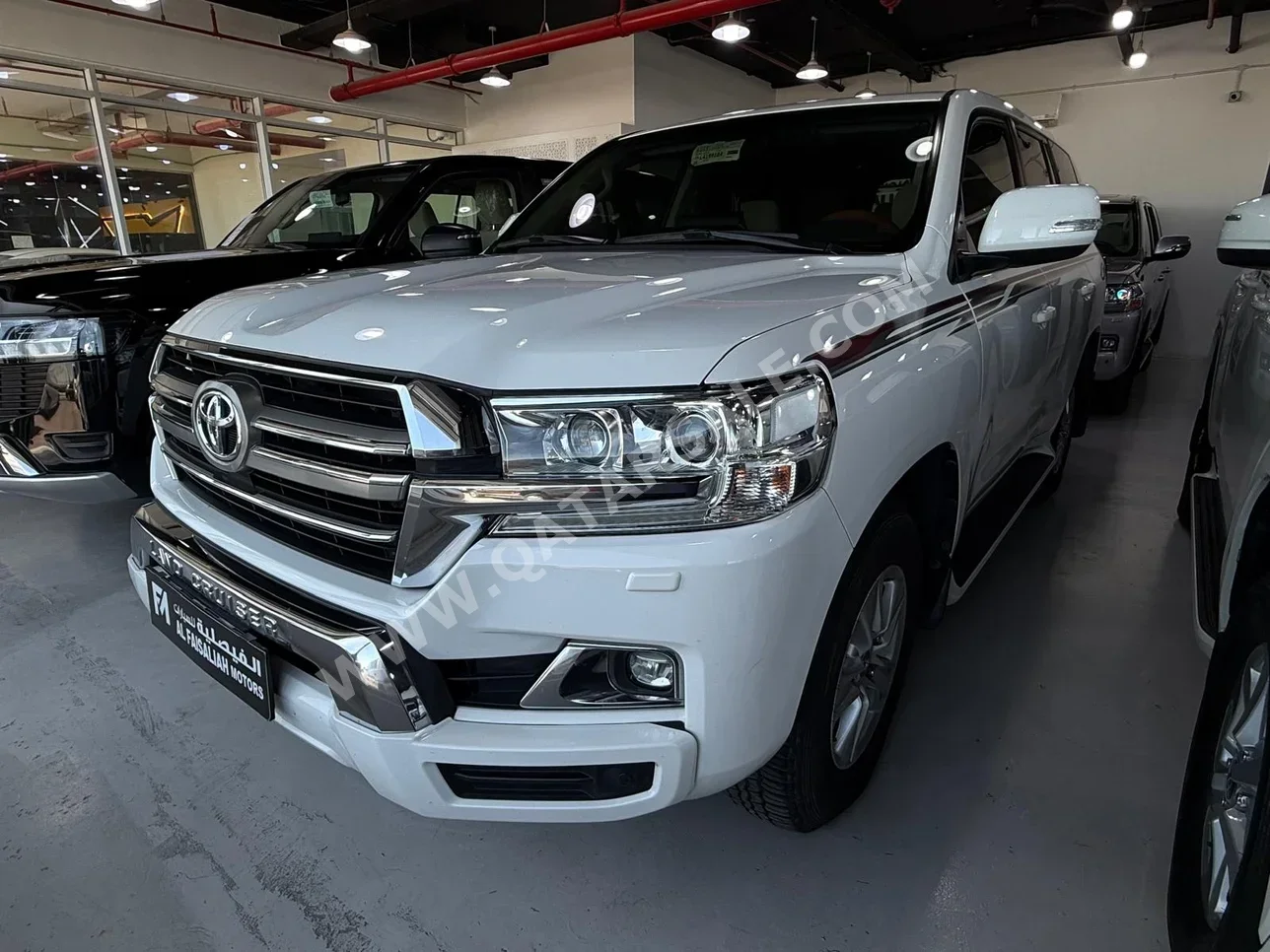 تويوتا  لاند كروزر  جي اكس ار  2020  اوتوماتيك  207,000 كم  6 سلندر  دفع رباعي  اس يو في  أبيض
