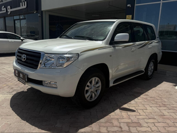 تويوتا  لاند كروزر  جي اكس  2011  اوتوماتيك  287,000 كم  6 سلندر  دفع رباعي  اس يو في  أبيض