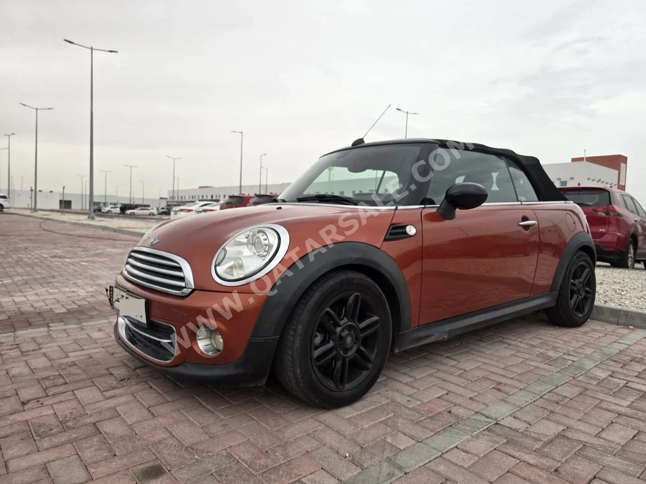 Mini Cooper S 2014 Automatic 85,000 Km 4 Cylinder Front Wheel Drive (FWD) Hatchback Orange