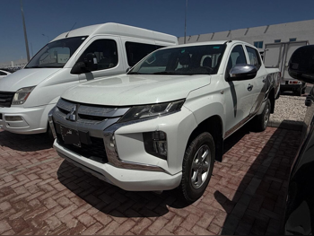 Mitsubishi  L 200  2019  Manual  133,000 Km  4 Cylinder  Rear Wheel Drive (RWD)  Pick Up  White
