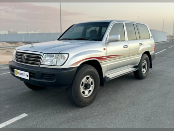 تويوتا  لاند كروزر  جي اكس  2006  اوتوماتيك  420,906 كم  6 سلندر  دفع رباعي  اس يو في  فضي