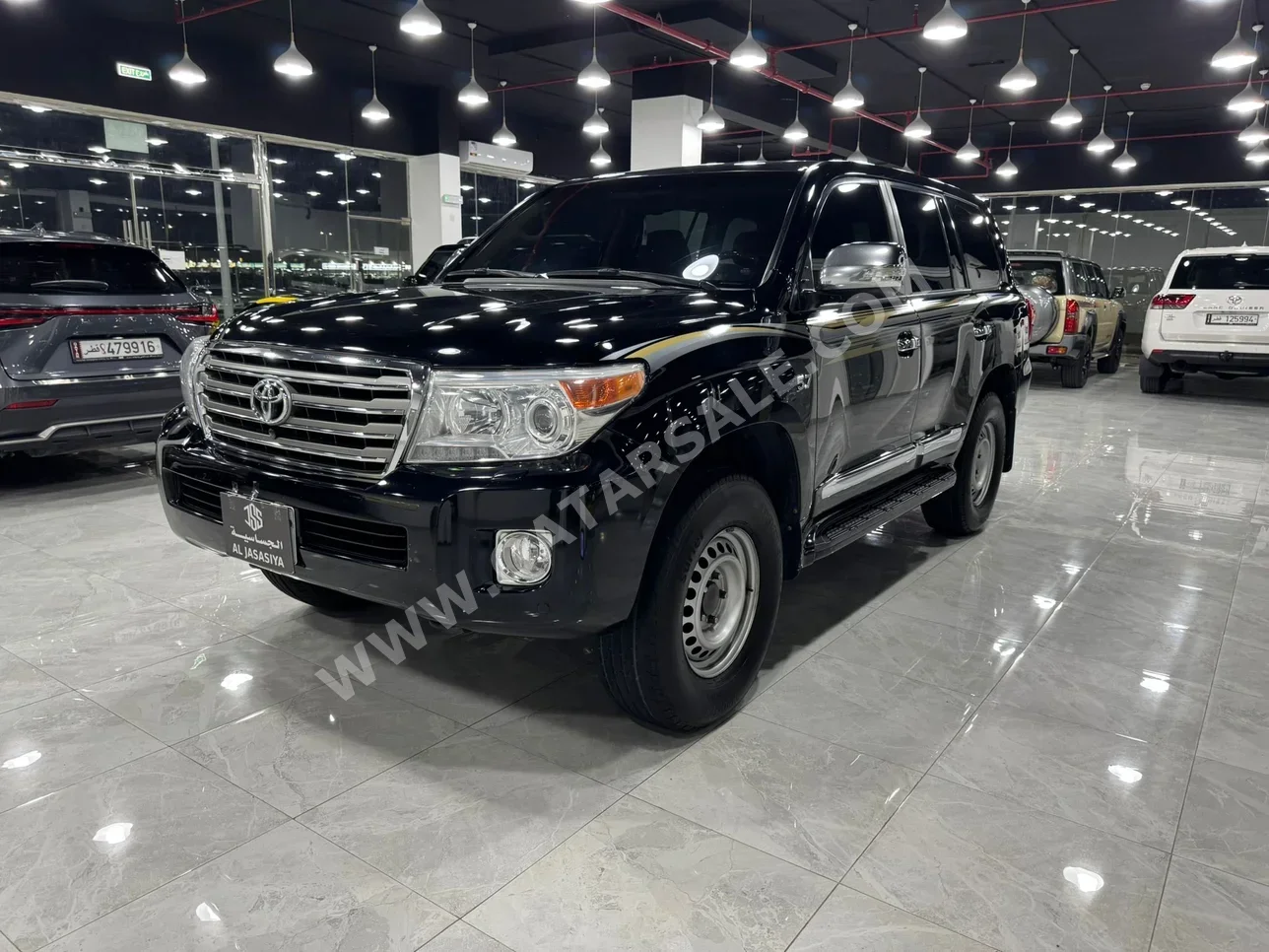 Toyota Land Cruiser VXR 2013 Automatic 422,000 Km 8 Cylinder Four Wheel Drive (4WD) SUV Black