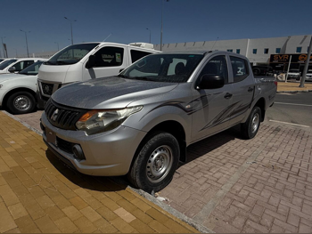 Mitsubishi  L 200  2016  Manual  157,000 Km  4 Cylinder  Rear Wheel Drive (RWD)  Pick Up  Silver