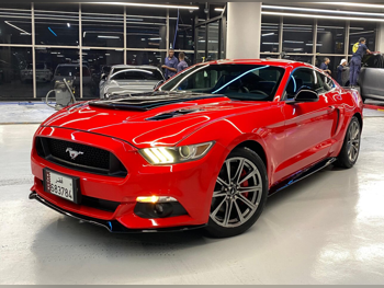 فورد  موستانغ  جي تي  2017  اوتوماتيك  108,000 كم  8 سلندر  دفع خلفي  كوبيه \ سبورت  أحمر